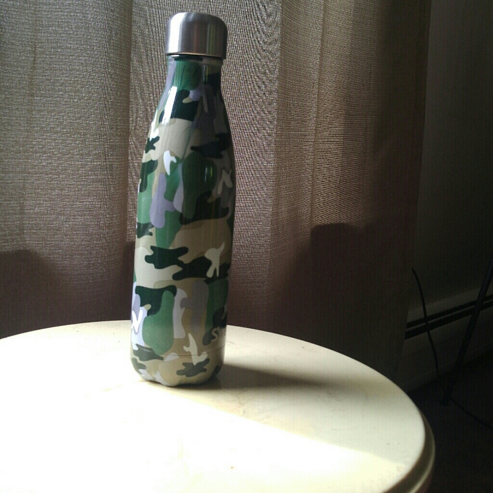 S well Sip Swell Original 17 oz Camo New w/o box